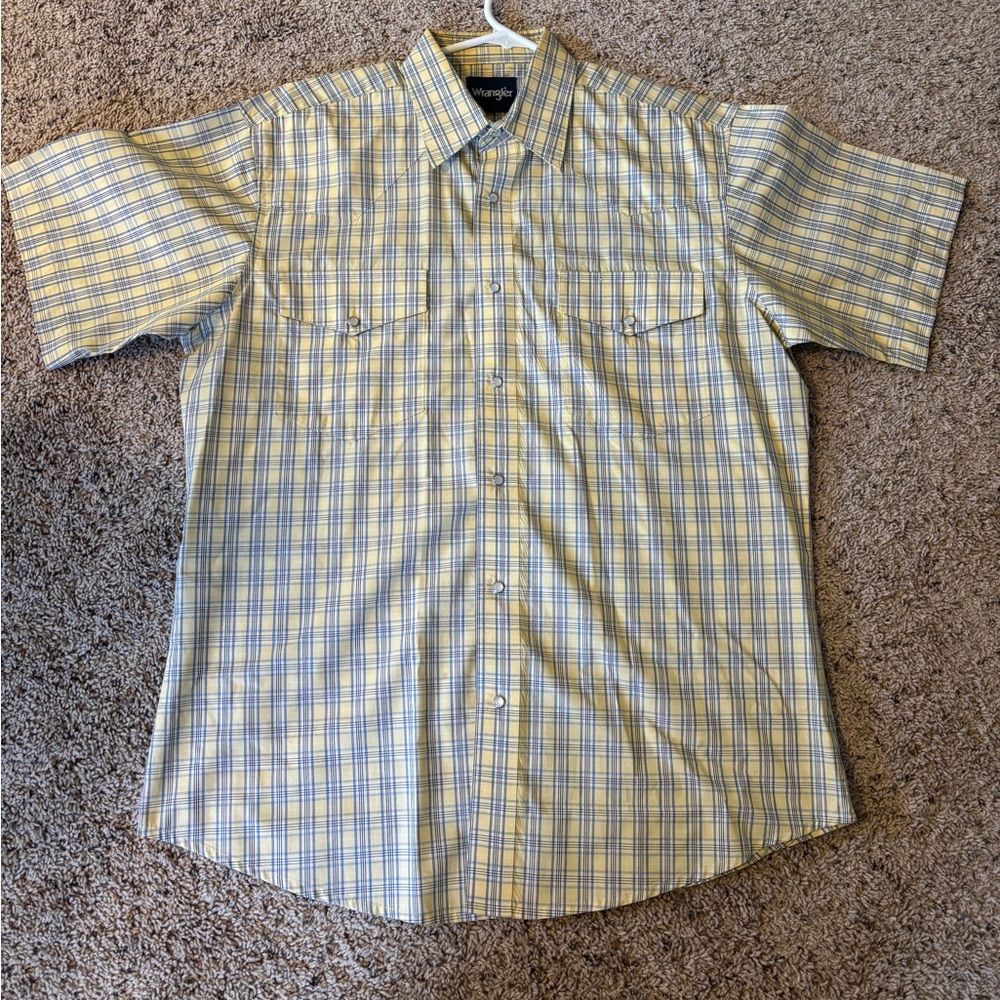 Wrangler Men's Blue and Yellow Plaid Button Down Shirt